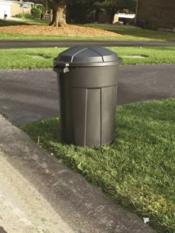 Creative Plastic Concepts Trash Cans Blue Hawk 32-Gallon Black Plastic Trash Can with Lid 11 Creative Plastic Concepts Trash Cans Blue Hawk 32-Gallon Black Plastic Trash Can with Lid -Cleaning Supplies Sales Shop 05236781