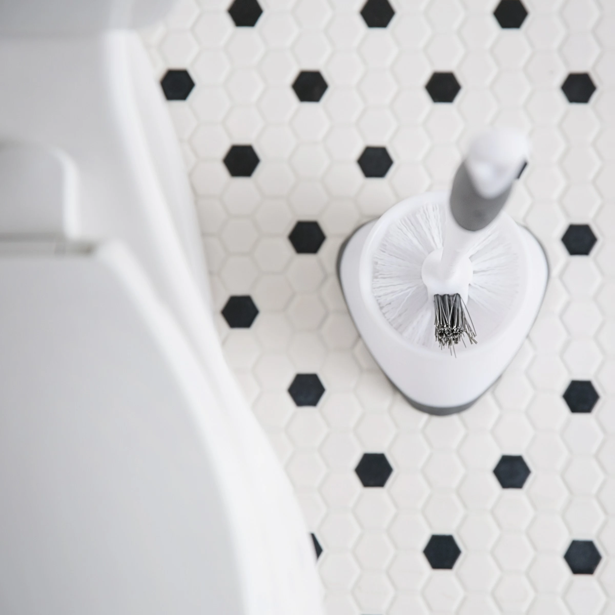 Clorox Toilet Brushes Poly Fiber Toilet Brush with Brush Holder 5 Clorox Toilet Brushes Poly Fiber Toilet Brush with Brush Holder - Image 3