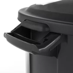 Blue Hawk Trash Cans 20-Gallon Black Plastic Trash Can with Lid -Cleaning Supplies Sales Shop 10963577