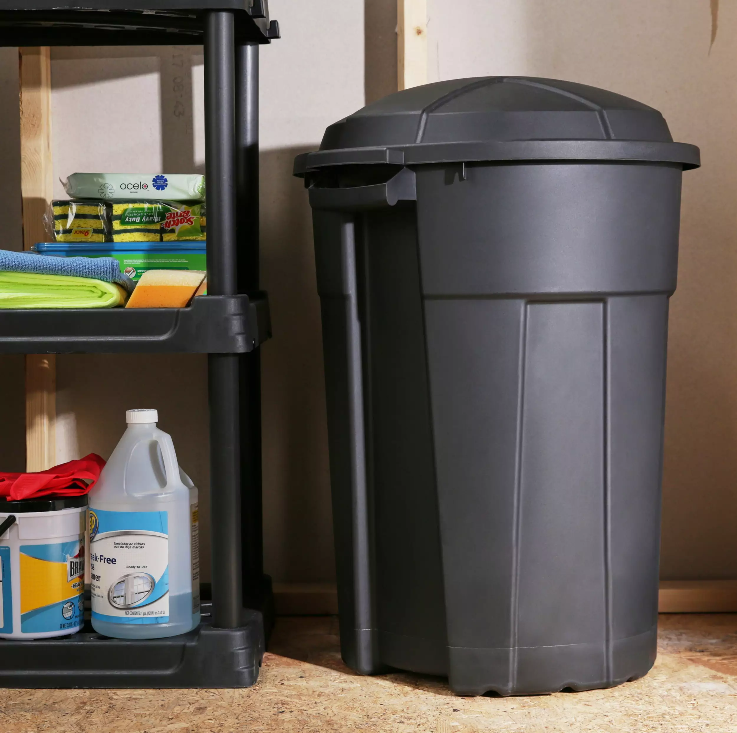 Creative Plastic Concepts Trash Cans Blue Hawk 32-Gallon Black Plastic Trash Can with Lid 4 Creative Plastic Concepts Trash Cans Blue Hawk 32-Gallon Black Plastic Trash Can with Lid - Image 2