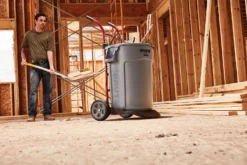 Rubbermaid Commercial Products Trash Cans Brute 44-Gallon Gray Plastic Trash Can with Lid -Cleaning Supplies Sales Shop 16661928