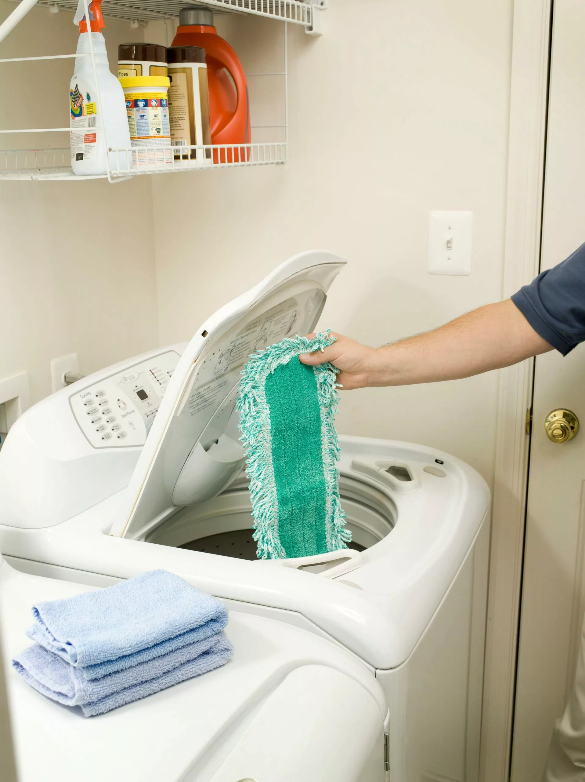 Rubbermaid Commercial Products Dust Mops Microfiber Dust Mop 8 Rubbermaid Commercial Products Dust Mops Microfiber Dust Mop - Image 6