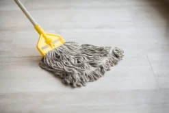 Rubbermaid Commercial Products Wet Mops Cotton Non-wringing String Wet Mop -Cleaning Supplies Sales Shop 42132334 scaled